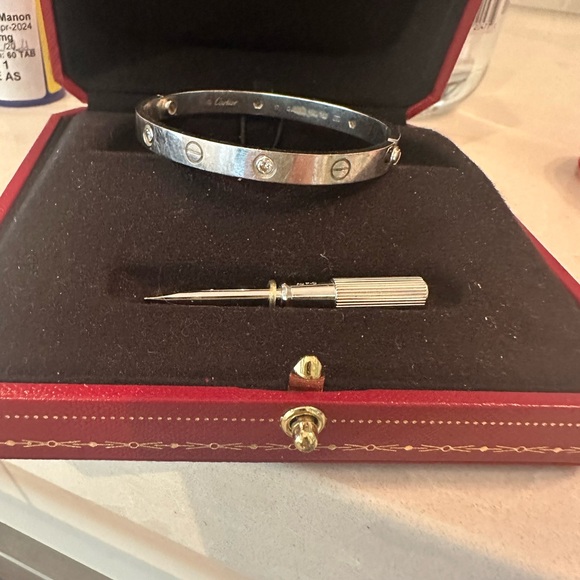 Authentic used white gold 18 kt Love bracelet 4 diamonds size 16 - Picture 8 of 8